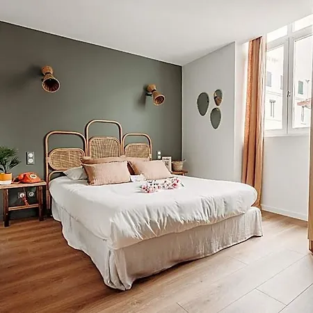 Palmito 3* بياريتز